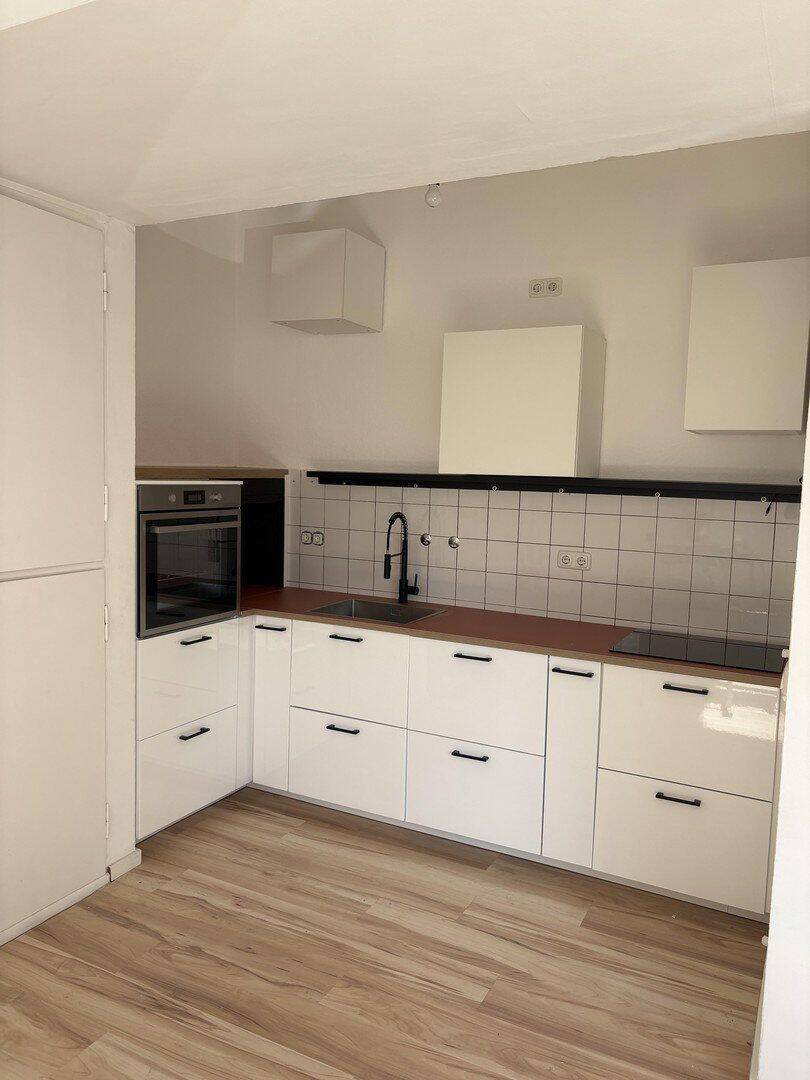 Gemütliche 2-Zimmer-Wohnung mit moderner Wohnküche & weißem Wannenbad – ruhig zum Innenhof, 51145 Köln (Porz Eil Elsdorf Urbach)