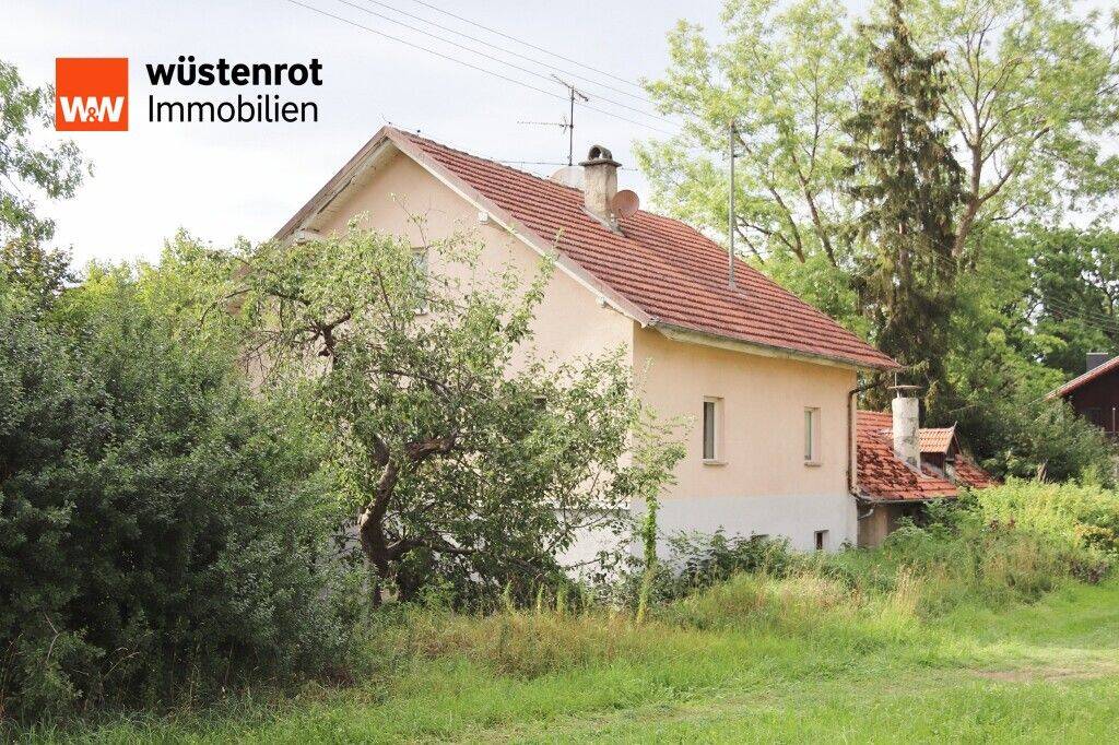 Renovierungsbedürftiges Einfamilienhaus mit 2 Garagen und viel Nutzfläche mit großem Potential, 87668 Rieden