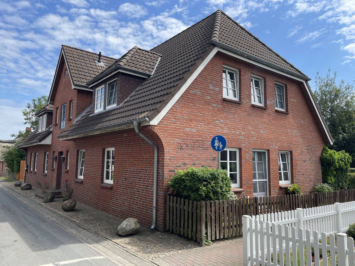 Erdgeschosswohnung in Wrixum mit Garten, Garage und PKW-Stellplatz, 25938 Wrixum