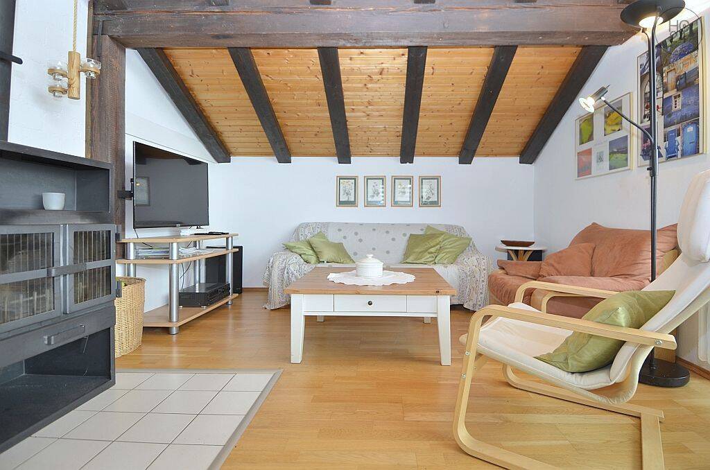 Gemütliche möblierte 1,5-Zimmer Wohnung mit Balkon und Internet in Hallgarten, 65375 Oestrich-Winkel
