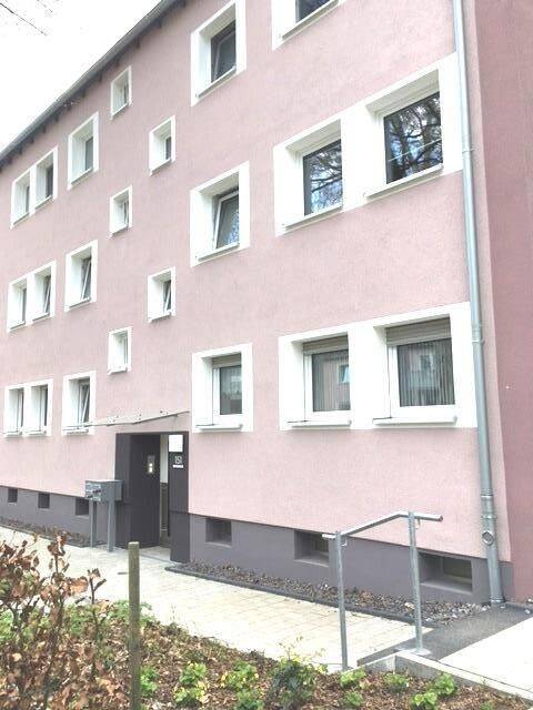 Bei VIVAWEST die Sonnenstrahlen auf der eigenen Terrasse genießen., 45145 Essen (Frohnhausen Holsterhausen)