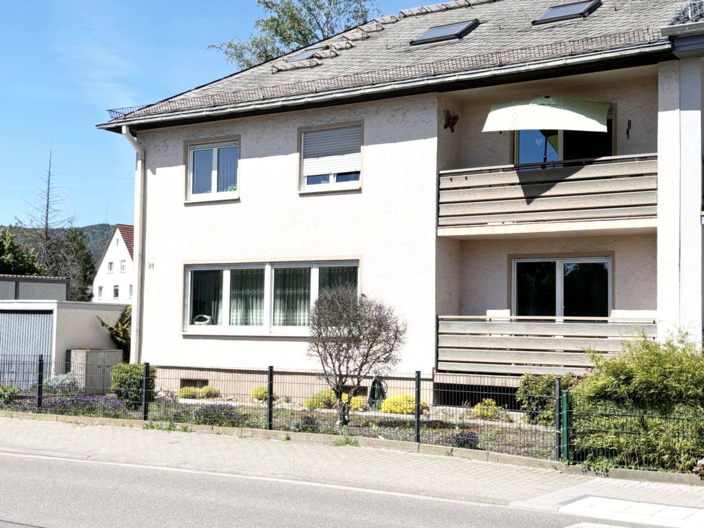 Ihr Einstieg in den Immobilienmarkt: MFH mit 3 Wohnungen in Neustadt, 67433 Neustadt an der Weinstraße (Haardt Lachen-Speyerdorf Neustadt-Stadt)