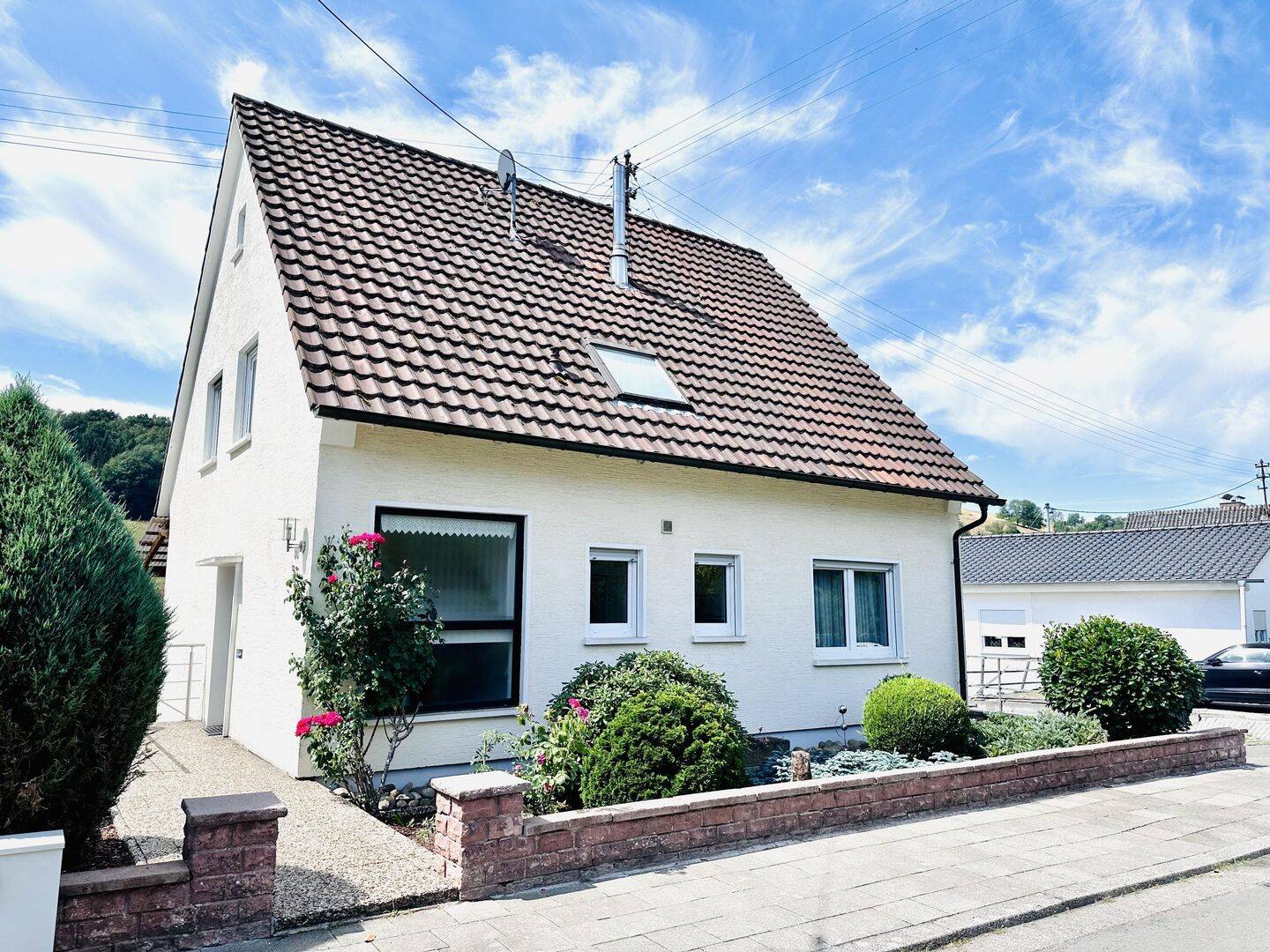 Queidersbach – Gepflegtes EFH mit Garage und schönem Garten, 66851 Queidersbach