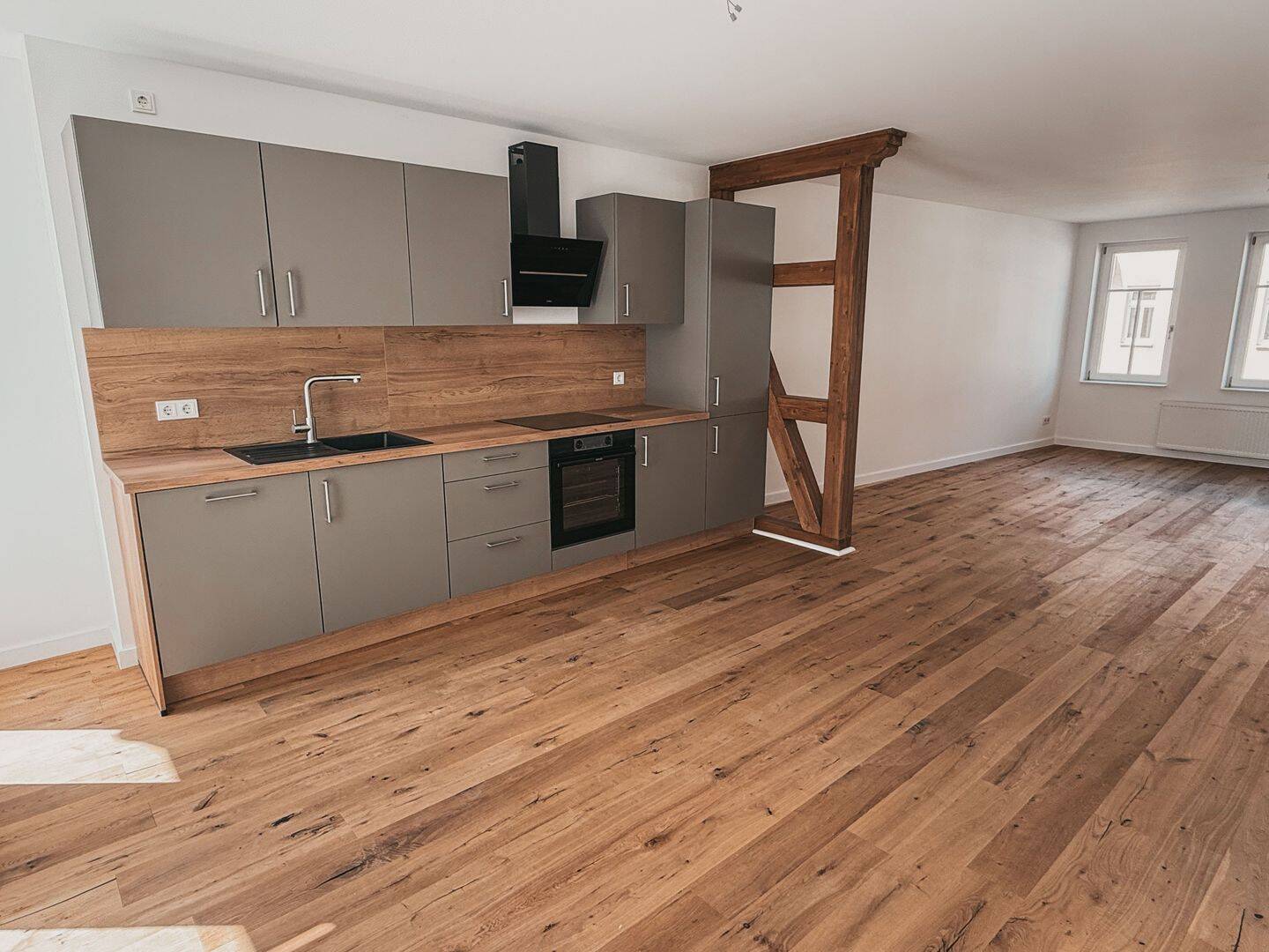 Hochwertige 3-Zimmer-Wohnung (105 m²) mit Südbalkon, Einbauküche und Stellplatz auf abgeschlossenem Innenhof, 37308 Heilbad Heiligenstadt