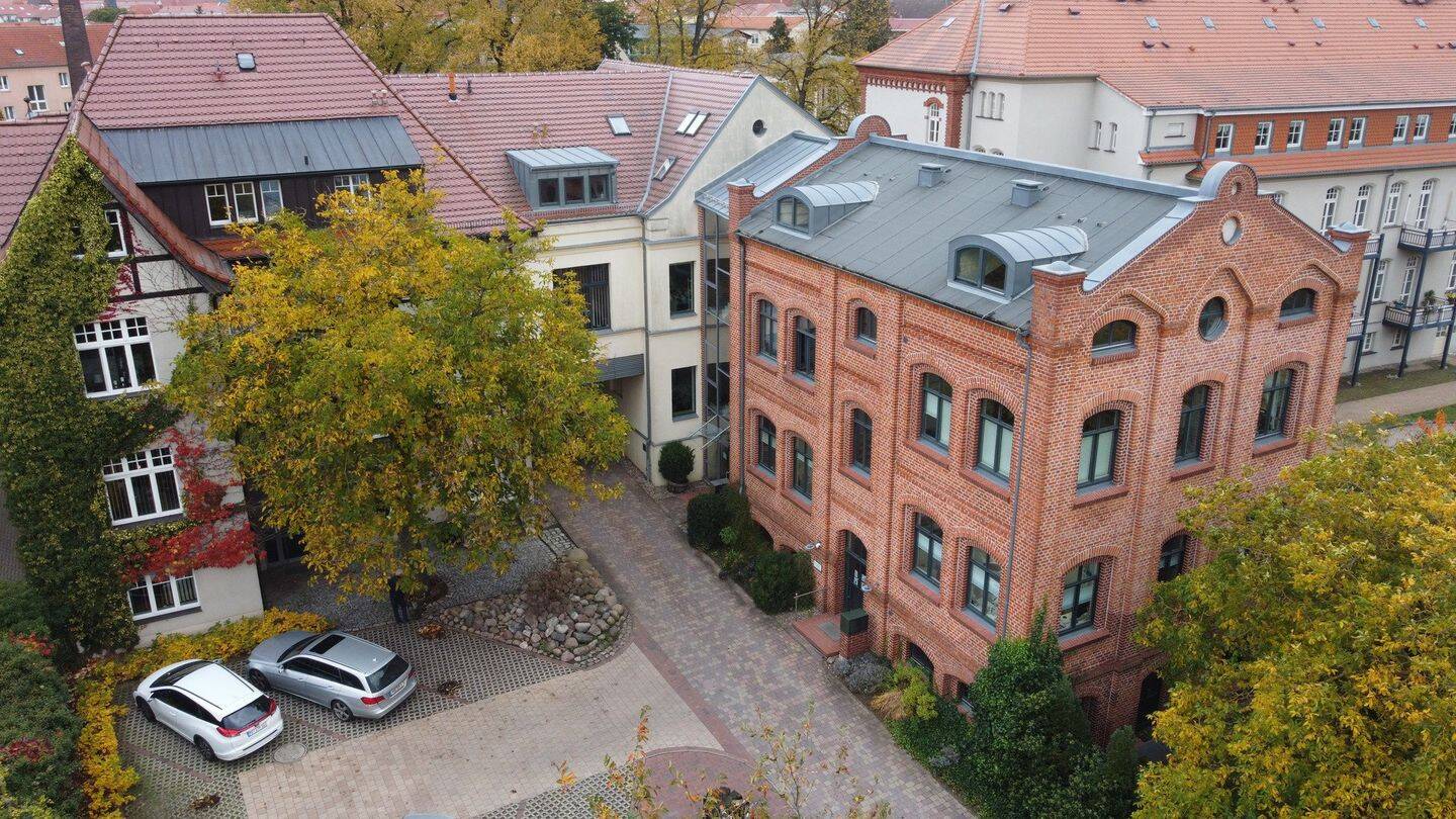 Top renovierte, moderne 2-Zi. Whg. Neustrelitz Zentrum | EBK | Garten | Stellplatz, 17235 Neustrelitz