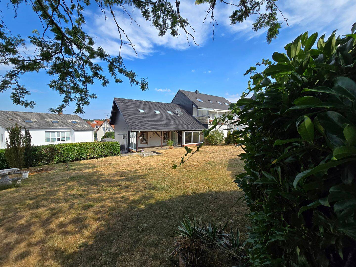 Großes Hausanwesen mit Garten, Garage, Wintergarten und Keller sofort verfügbar, 66459 Kirkel