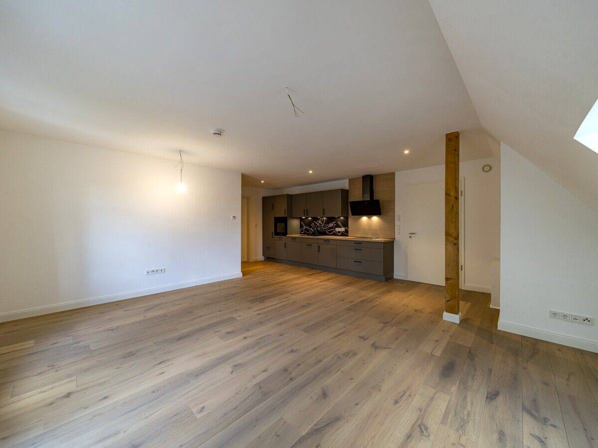 Stilvoll sanierte Altbauwohnung (KfW-55) mit Balkon und einzigartigem Blick über die Dächer Oldenburgs, 26135 Oldenburg (Oldb) (Kreyenbrück Krusenbusch Neuenwege Osternburg Tweelbäke)