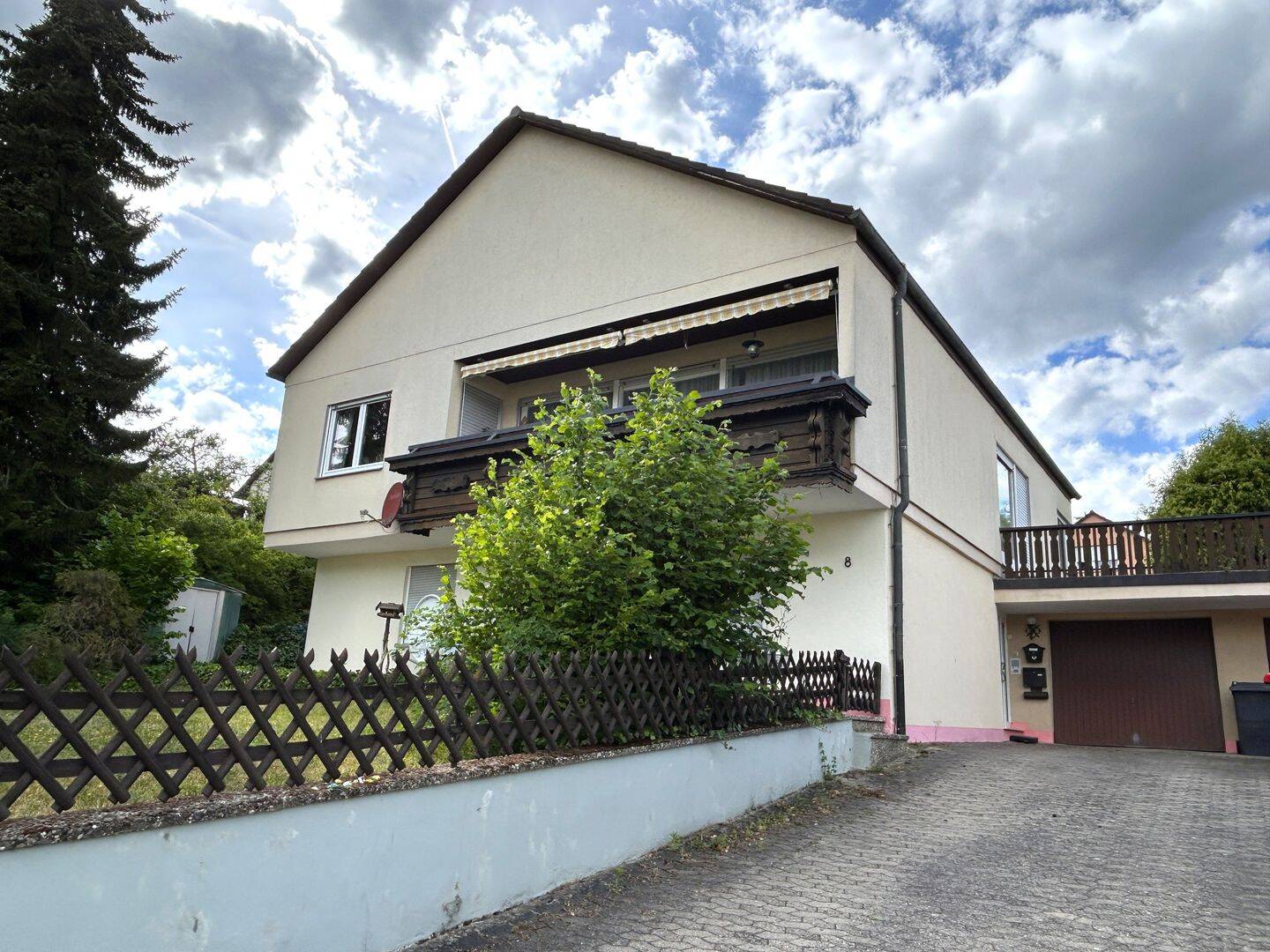 Oberdürrbach/Würzburg – geräumiges Einfamilienhaus mit Einliegerwohnung und großen Garten, 97080 Würzburg (Altstadt Dürrbachau Grombühl Oberdürrbach Unterdürrbach)