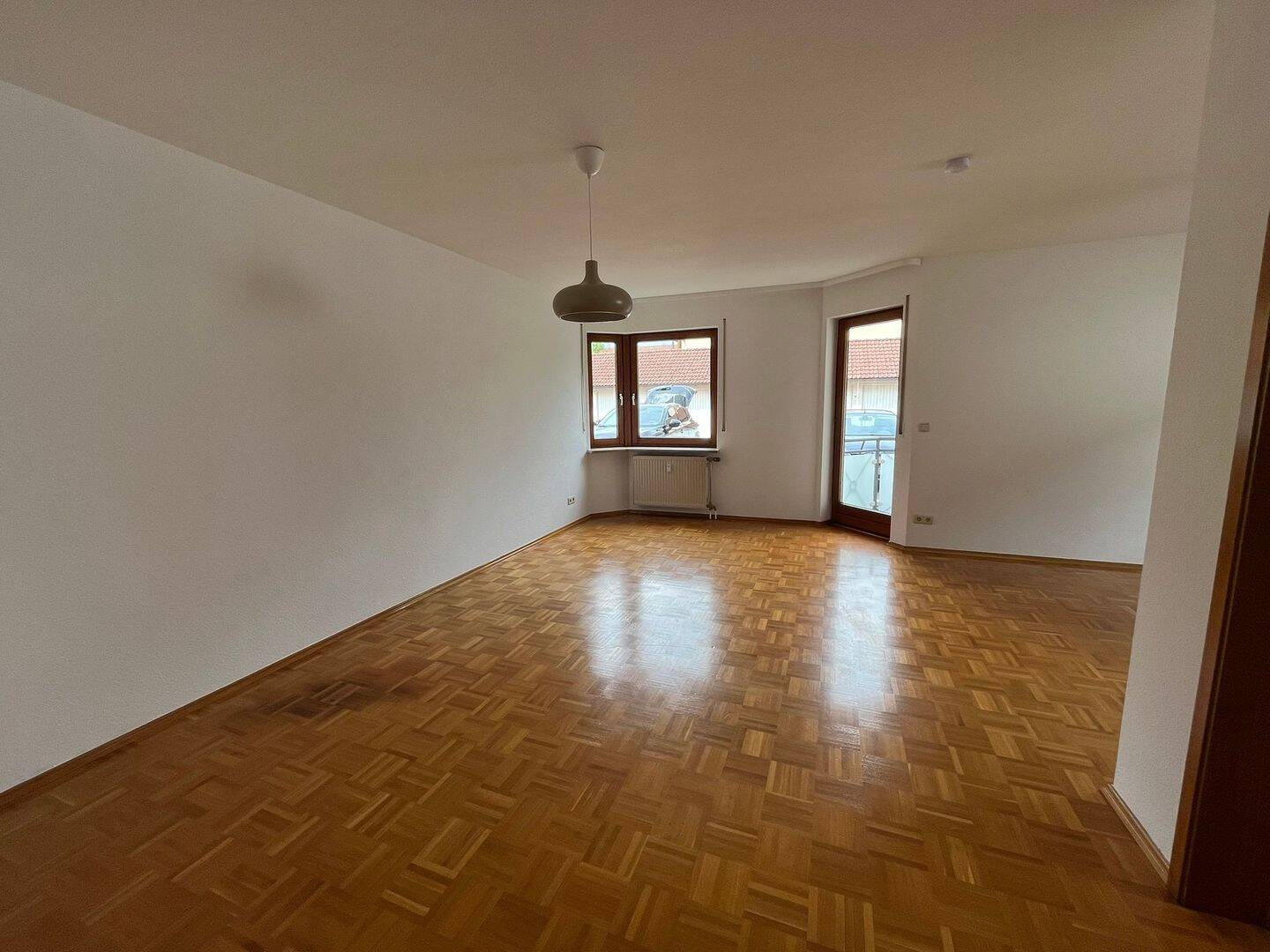 Charmante 1,5-Zimmer-Wohnung mit Balkon, EBK & Stellplatz in ruhiger & zentraler Lage von Bad Staffelstein, 96231 Bad Staffelstein