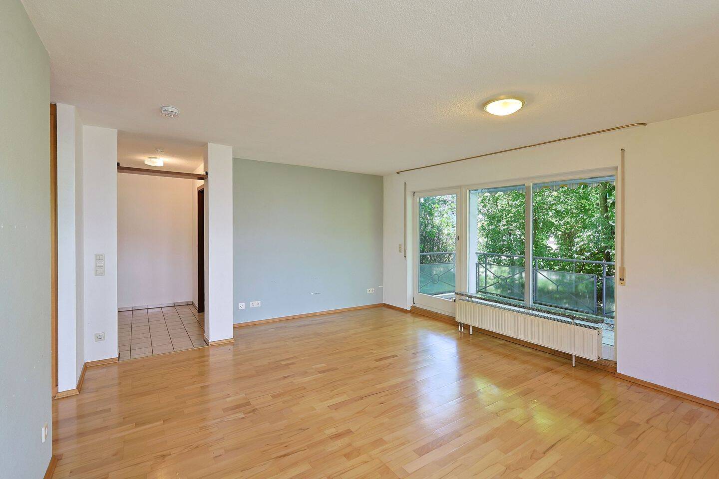Charmante 2,5-Zimmer Wohnung mit sonniger Westterrasse und großzügigem Garten, 71636 Ludwigsburg