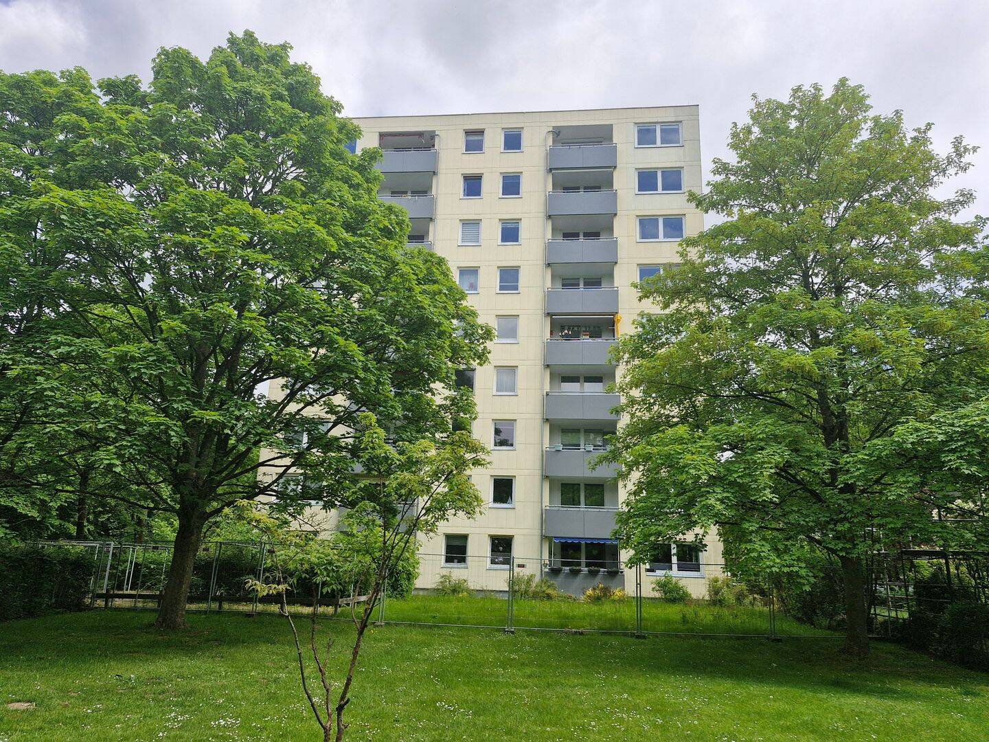 Gut geschnittene 3-Zimmer-Wohnung in belebter Lage in der Rendsburger Schleife, 24768 Rendsburg