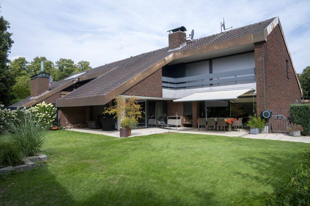 Grandioses Einfamilienhaus mit Sauna, Garten und Doppelgarage in ruhiger Lage von Marl-Polsum, 45768 Marl
