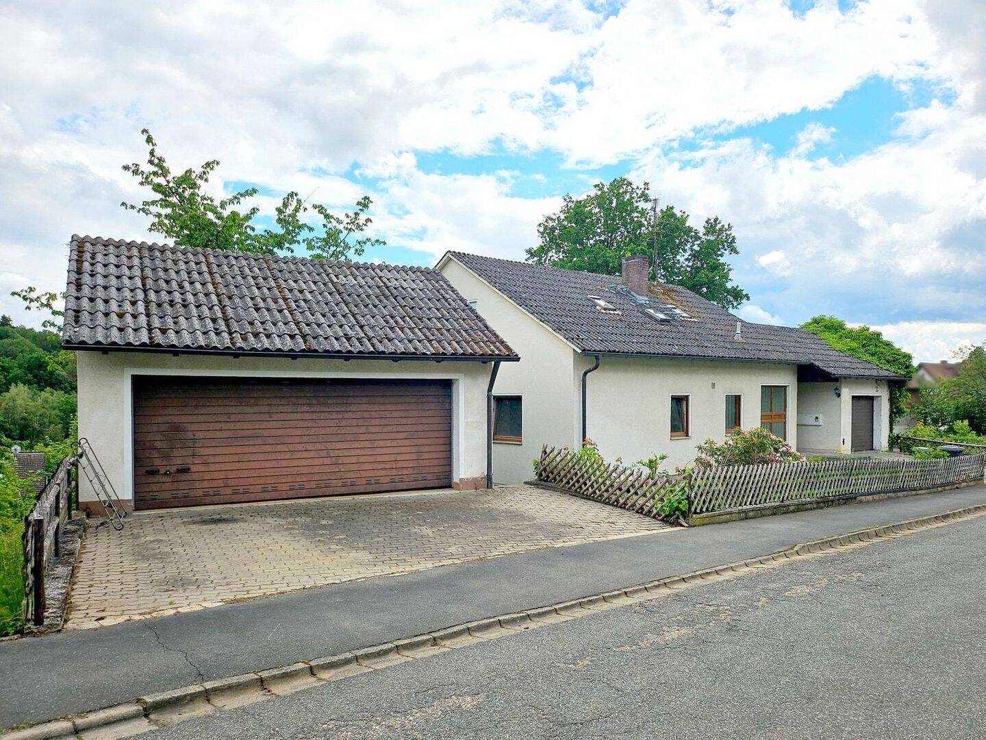 Sanierungsbedürftiges Einfamilienhaus in Auerbach – Degelsdorf, 91275 Auerbach i.d. OPf.