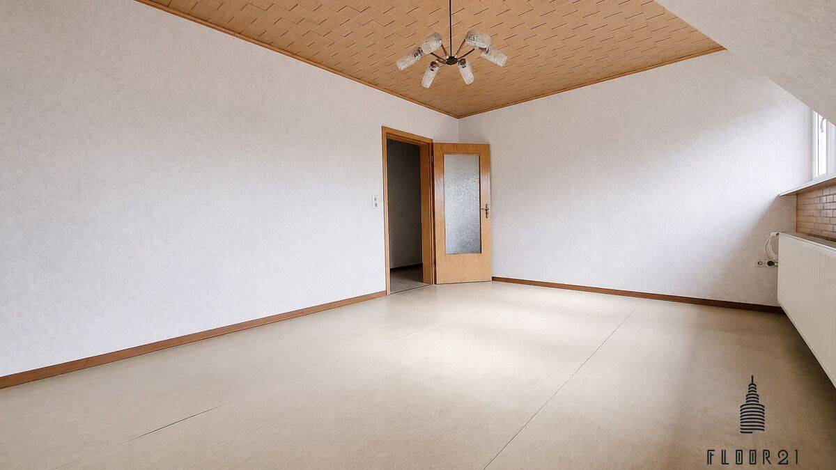 Doppelhaushälfte mit Einliegerwohnung, Garten und Doppelgarage, 57339 Erndtebrück