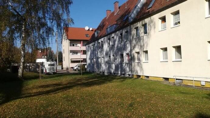 * * * Günstige Renovierungswohnung: 2,5 Zi- WHG mit sehr guten S-Bahnanschluss n. Nürnberg HBH. (Fra), 91207 Lauf a.d. Pegnitz (Lauf)