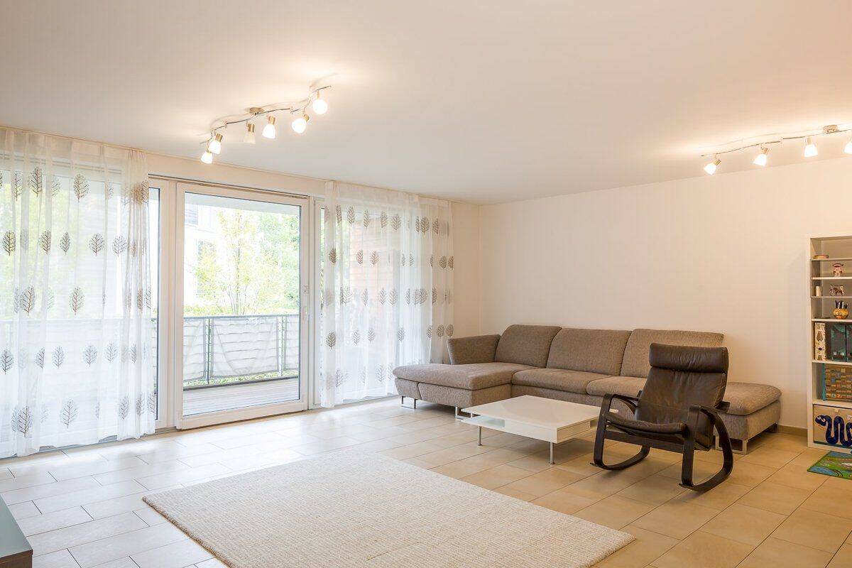 CONVENIENT, FULLY FURNISHED RESIDENCE WITH 4 ROOMS, 40547 Düsseldorf (Lörick Niederkassel Oberkassel)