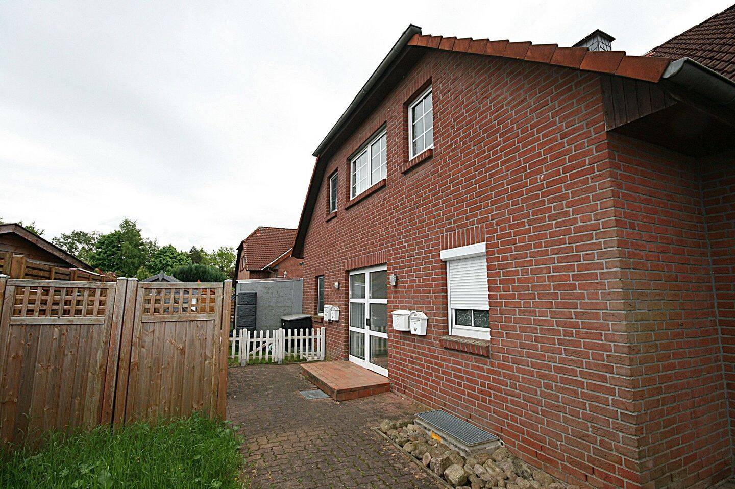 gemütliche Dachgeschosswohnung in WOB-Neindorf mit PKW-Stellplatz, 38446 Wolfsburg