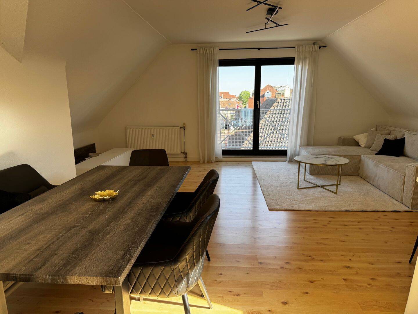 Helle, sanierte Dachgeschosswohnung mit Dachterrasse + TG-Stellplatz, 68766 Hockenheim