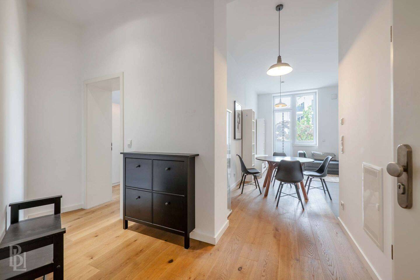 Zentrale und bezugsfreie 2-Zimmer-Wohnung mit Aufzug und Balkon in bester Wilmersdorfer Lage, 10707 Berlin (Charlottenburg-Wilmersdorf Charlottenburg Wilmersdorf)
