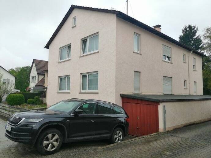 Stilvolle, sanierte 5-Zimmer-Wohnung mit Einbauküche in Hülben, 72584 Hülben