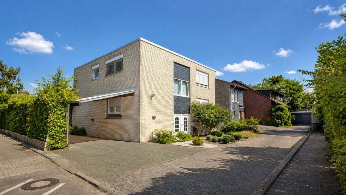 Einfamilienhaus mit Einliegerwohnung – aufgeteilt in vier Einheiten, 41564 Kaarst