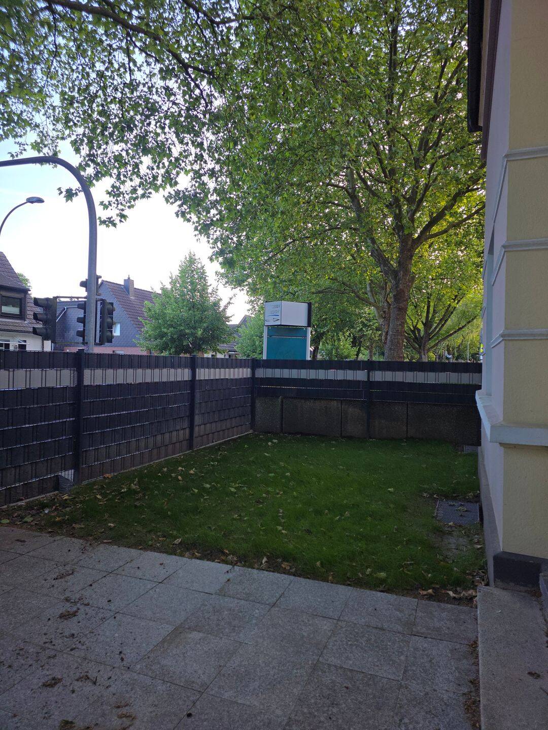 Frisch renovierte 3,5 Zimmer- Erdgeschosswohnung mit 101 qm & eigenen Garten in Kornharpen, 44791 Bochum (Altenbochum Grumme Hamme Harpen Innenstadt)