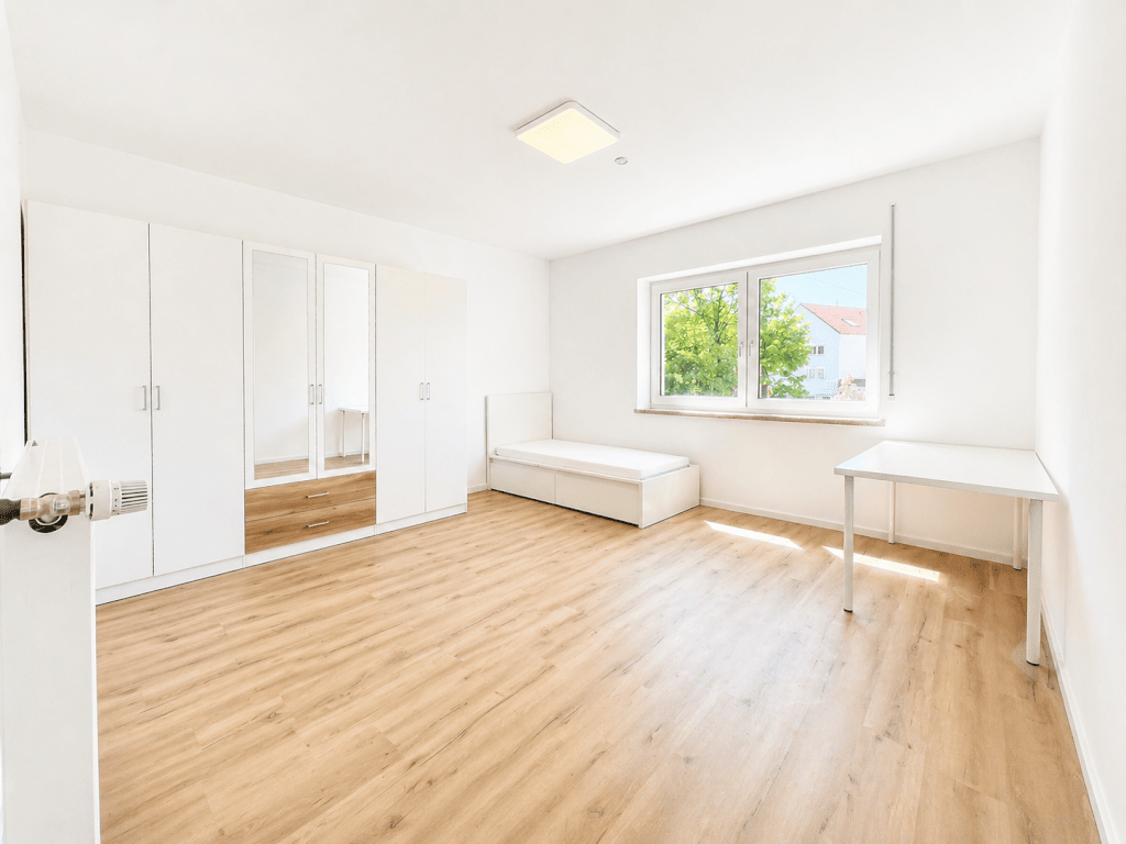 WG-Zimmer für Studenten & Auszubildende – neu renoviert!, 86167 Augsburg (Lechhausen)