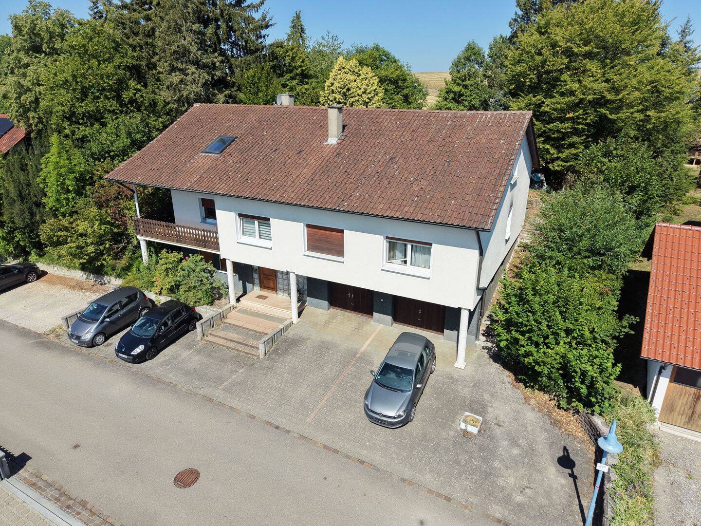 Großzügiges Wohnhaus in begehrter Ortsrandlage von Bisingen, 72406 Bisingen