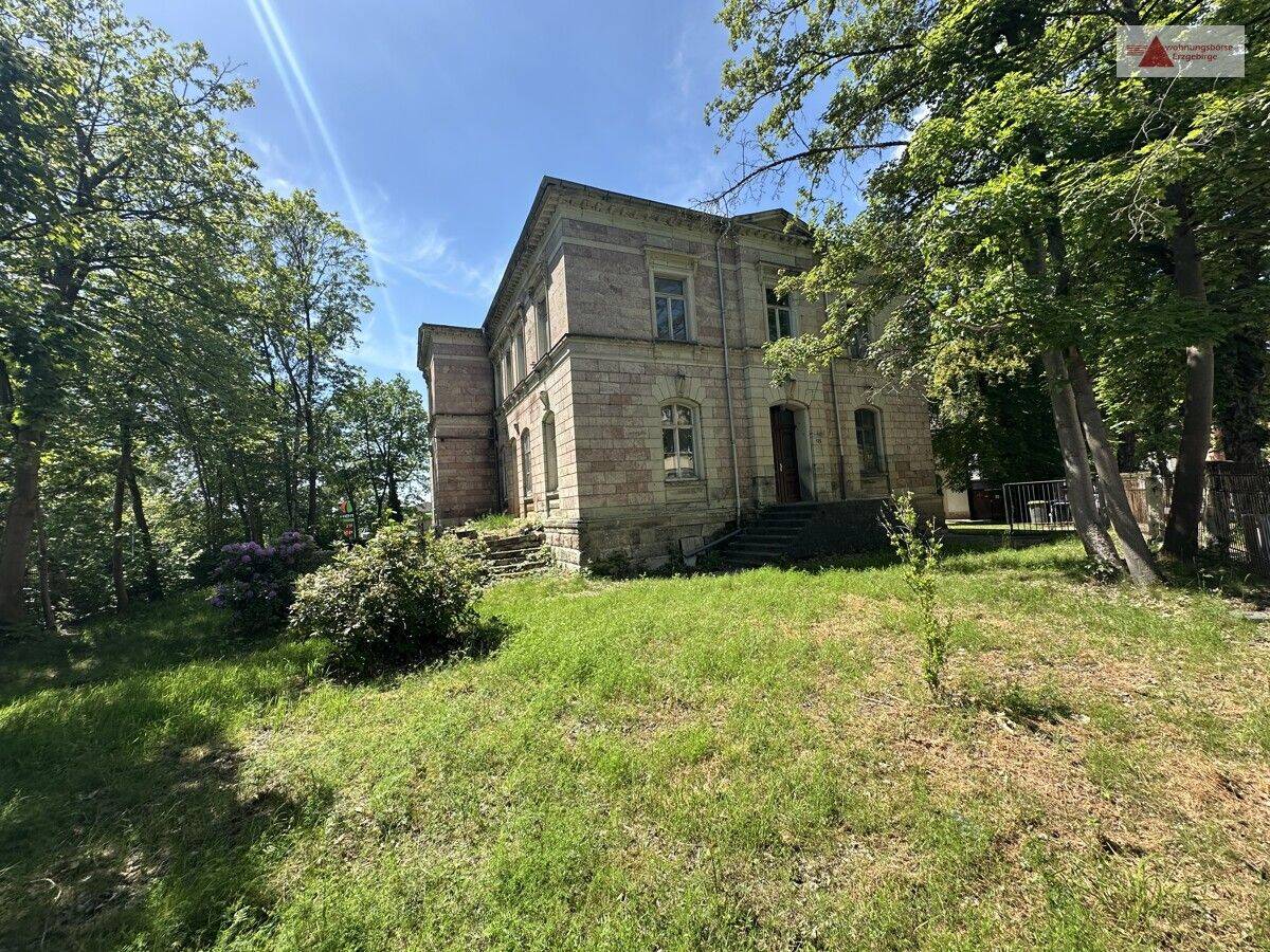Denkmalgeschützte Villa mit Villengarten – ca. 600 m² Entwicklungspotenzial in Chemnitz-Hilbersdorf, 9131 Chemnitz (Ebersdorf Hilbersdorf)