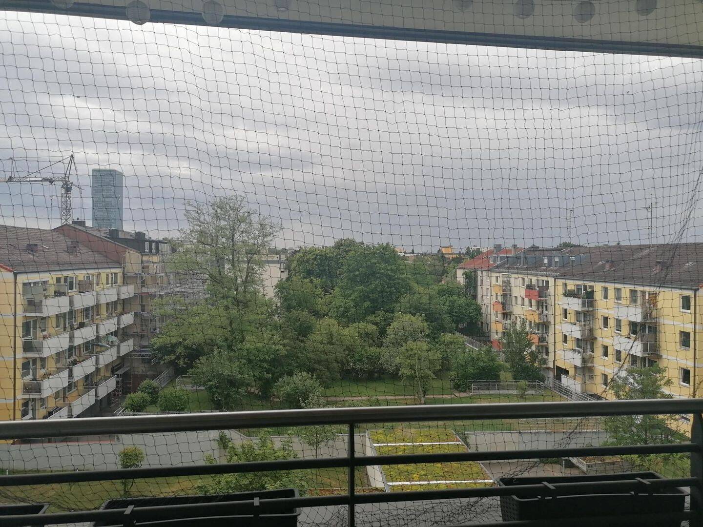 Helle 3-Zimmer-Penthouse-Wohnung (71,2 m²) mit Traumblick und Balkon, 80993 München (Moosach)