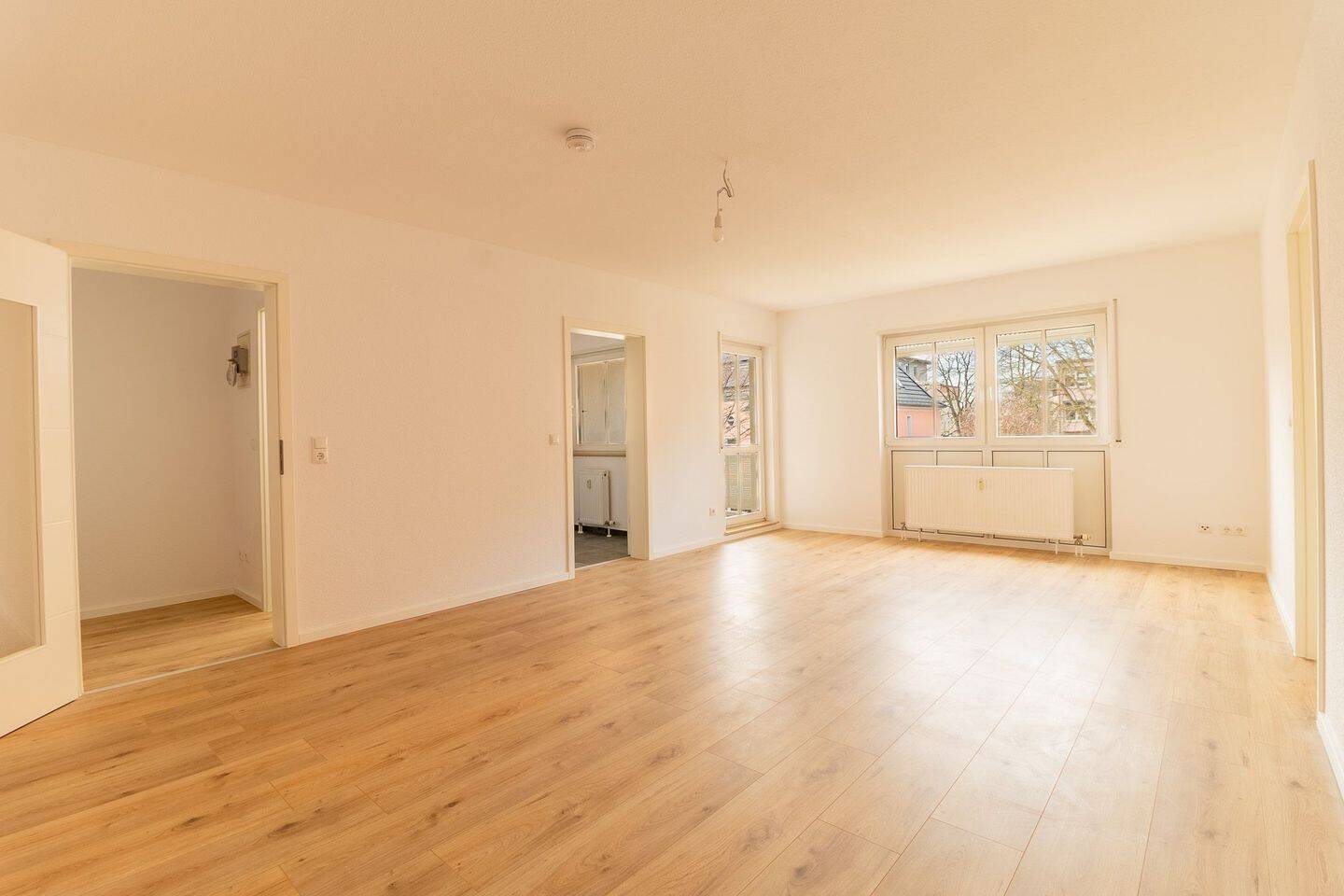 Sofort verfügbar: Sanierte 2-Zimmer-Wohnung mit Balkon, Einbauküche & Tiefgarage in Dresden-Laubegast, 1279 Dresden (Blasewitz Laubegast Leuben Seidnitz/Dobritz Tolkewitz/Seidnitz-Nord)