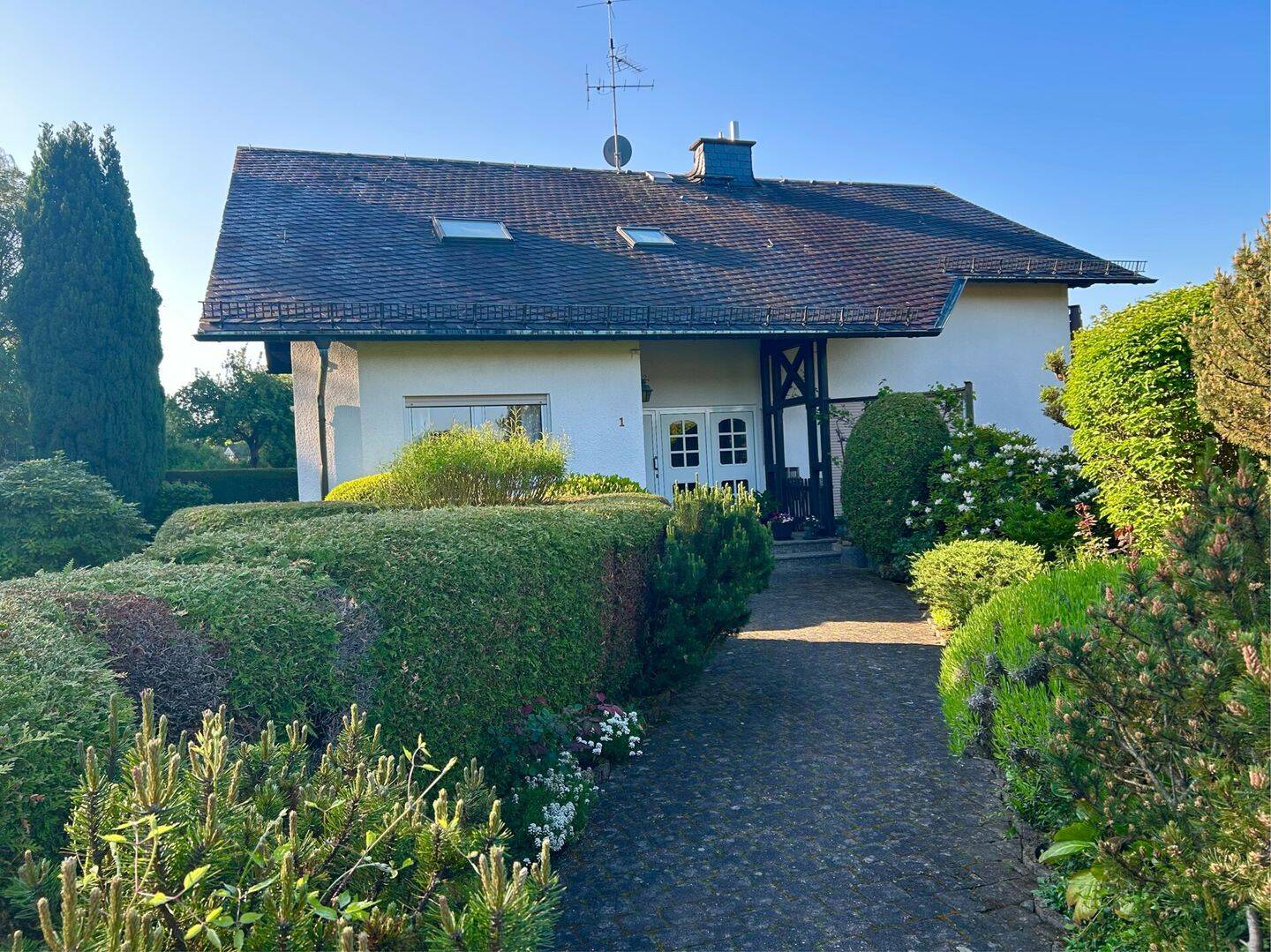 Bad Ems! Großzügiges Einfamilienhaus in sonniger Lage, 56130 Bad Ems