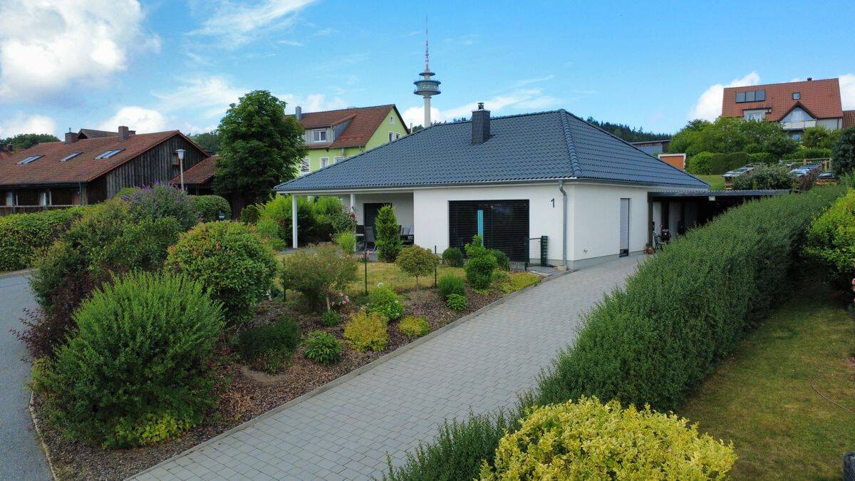 Neuwertiger Bungalow mit traumhaftem Ausblick in Letzau!, 92637 Theisseil