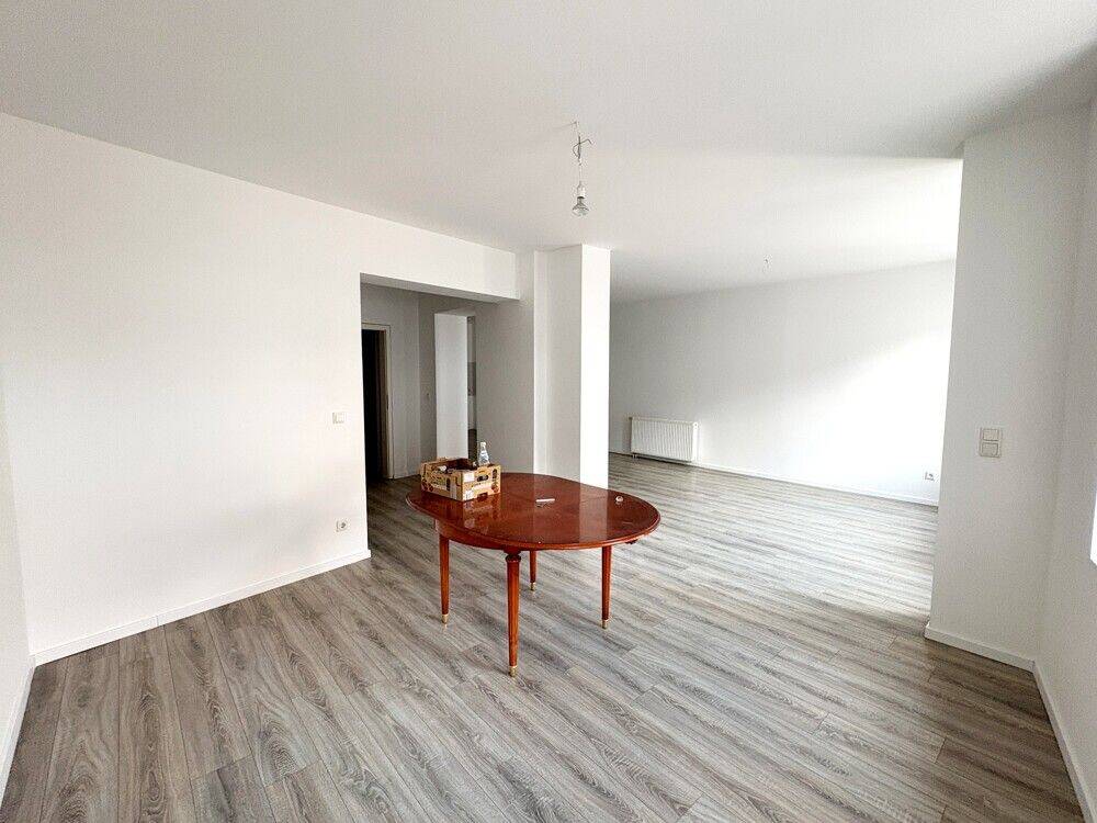 Große Erdgeschosswohnung in zentraler Lage Weisenheims – Nach Renovierung bezugsfrei, 67256 Weisenheim am Sand