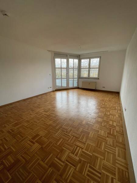 Wohn(t)raum in Freimann: Frisch renovierte 2-Zimmer-Wohnung mit Balkon, 80939 München (Milbertshofen-Am Hart Schwabing-Freimann)