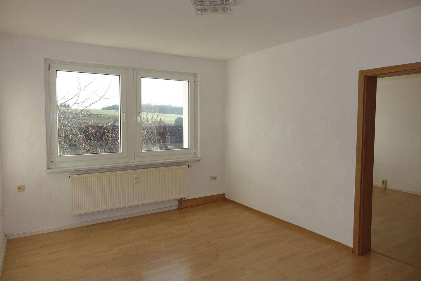 sonnige 2-Raum-Wohnung mit Einbauküche, 37345 Am Ohmberg