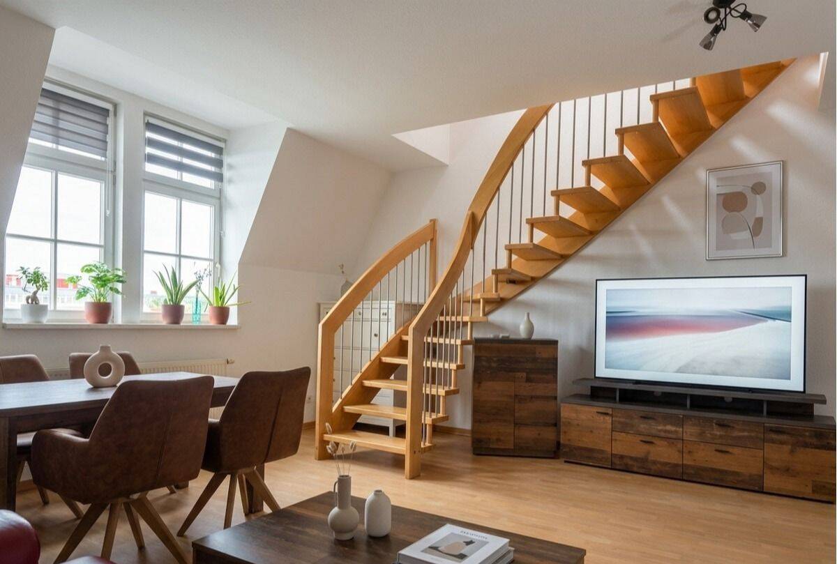 HERRLICHE MAISONETTEWOHNUNG MIT SONNENBALKON! Einbauküche kann übernommen werden, 99085 Erfurt (Daberstedt Hohenwinden Ilversgehofen Johannesvorstadt Krämpfervorstadt)