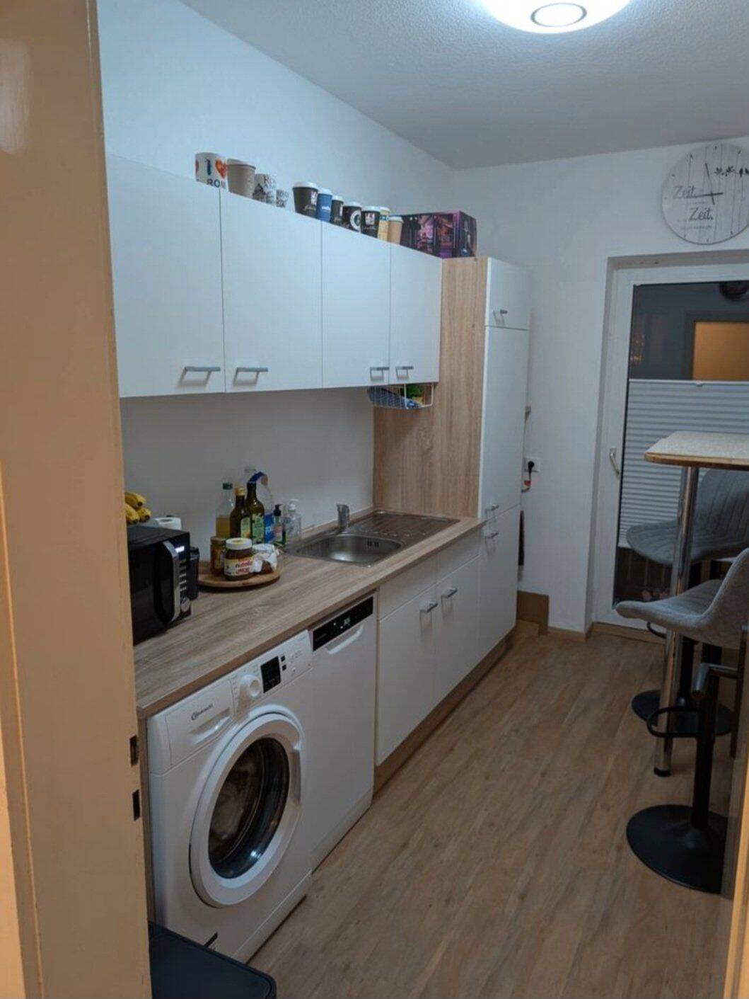 Schöne geräumige 4-Zimmer-Wohnung in der Altstadt Würzburg zu vermieten, neu renoviert, ab sofort, 1300KM zzgl. NK, 97070 Würzburg (Altstadt)