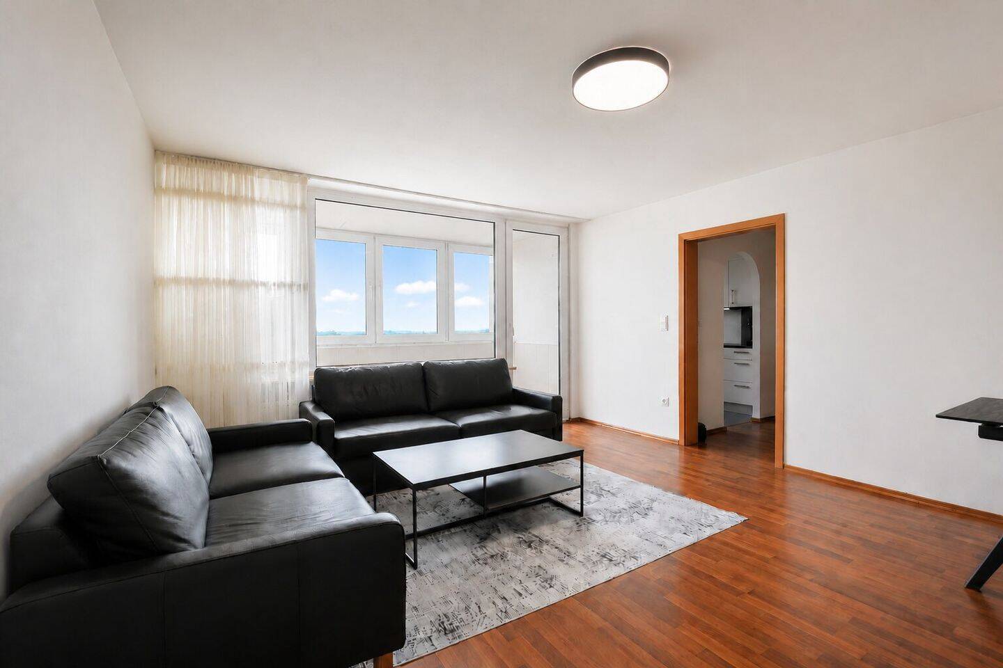 AIGNER- Attraktive 3-Zimmer-Wohnung mit Wintergarten und Seeblick in Feldmoching, 80995 München (Allach-Untermenzing Feldmoching-Hasenbergl Moosach)