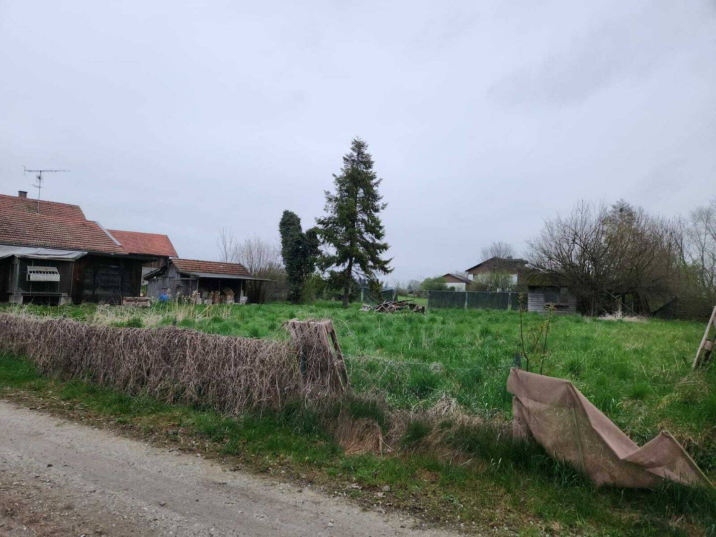 Üppiges Grundstück in sonniger, ruhiger Lage – Ihr perfektes Investitionsobjekt!, 84544 Aschau a. Inn (Aschau)