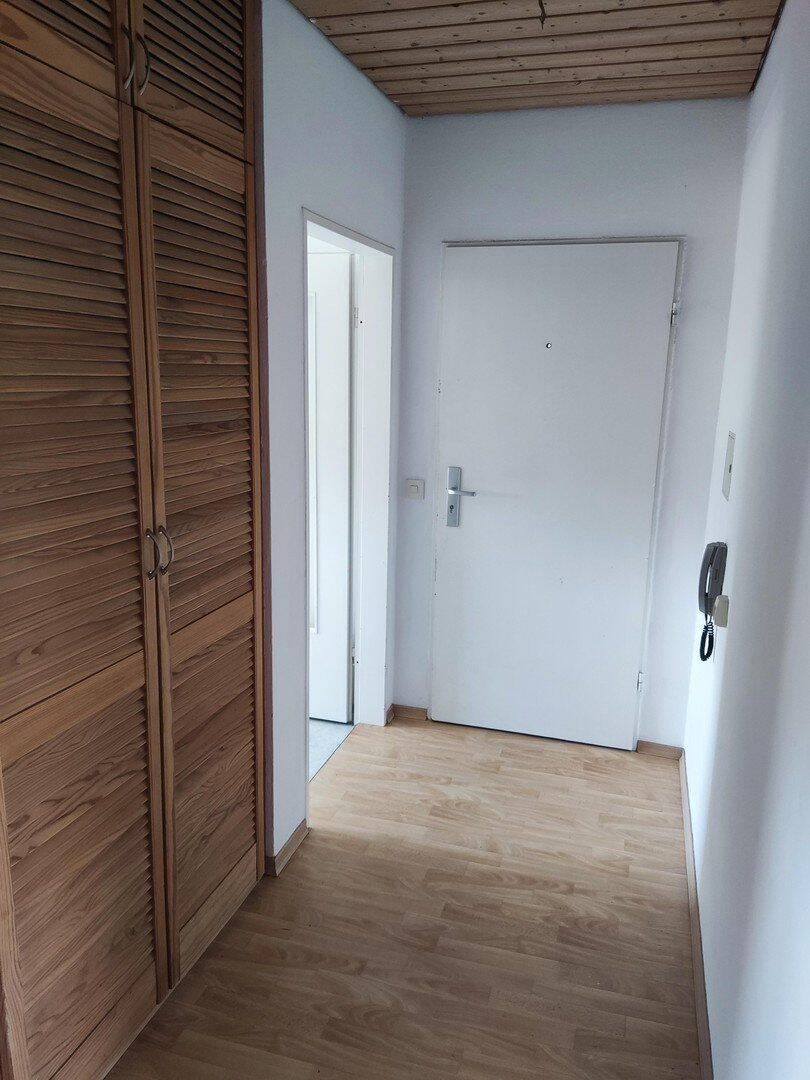 Altötting: freie 2-Zimmer-ETW/Balkon/teilmodernisierungsbedürftig, 84503 Altötting
