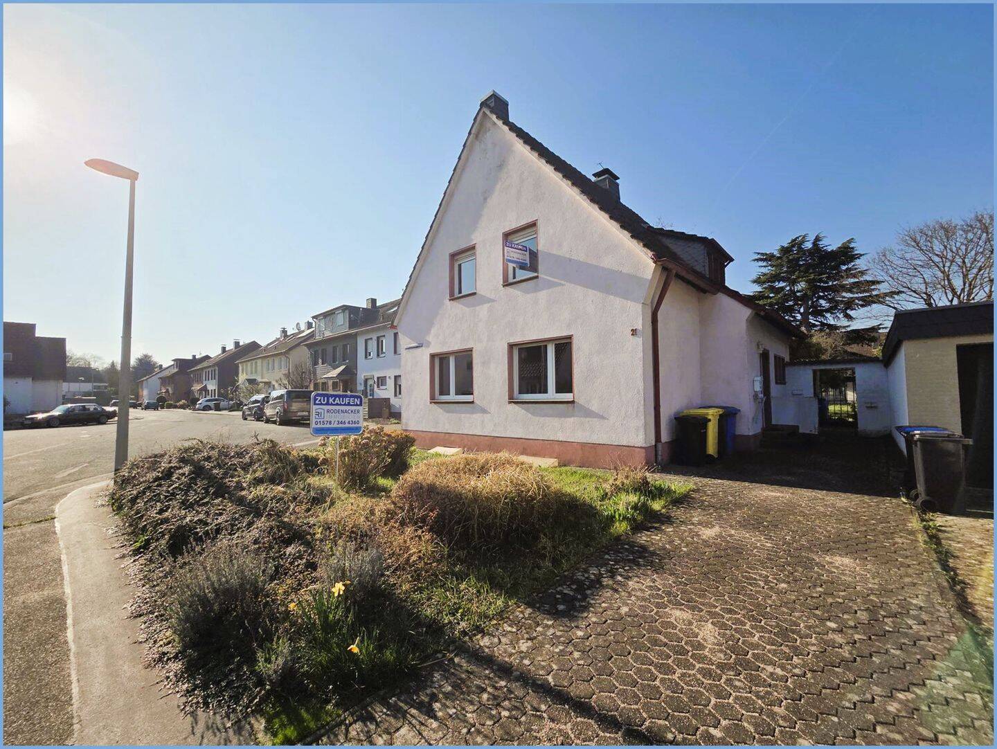 Modernisierungsbedürftiges Ein- bis Zweifamilienhaus auf parkähnlichem Grundstück in Frechen-Bachem, 50226 Frechen