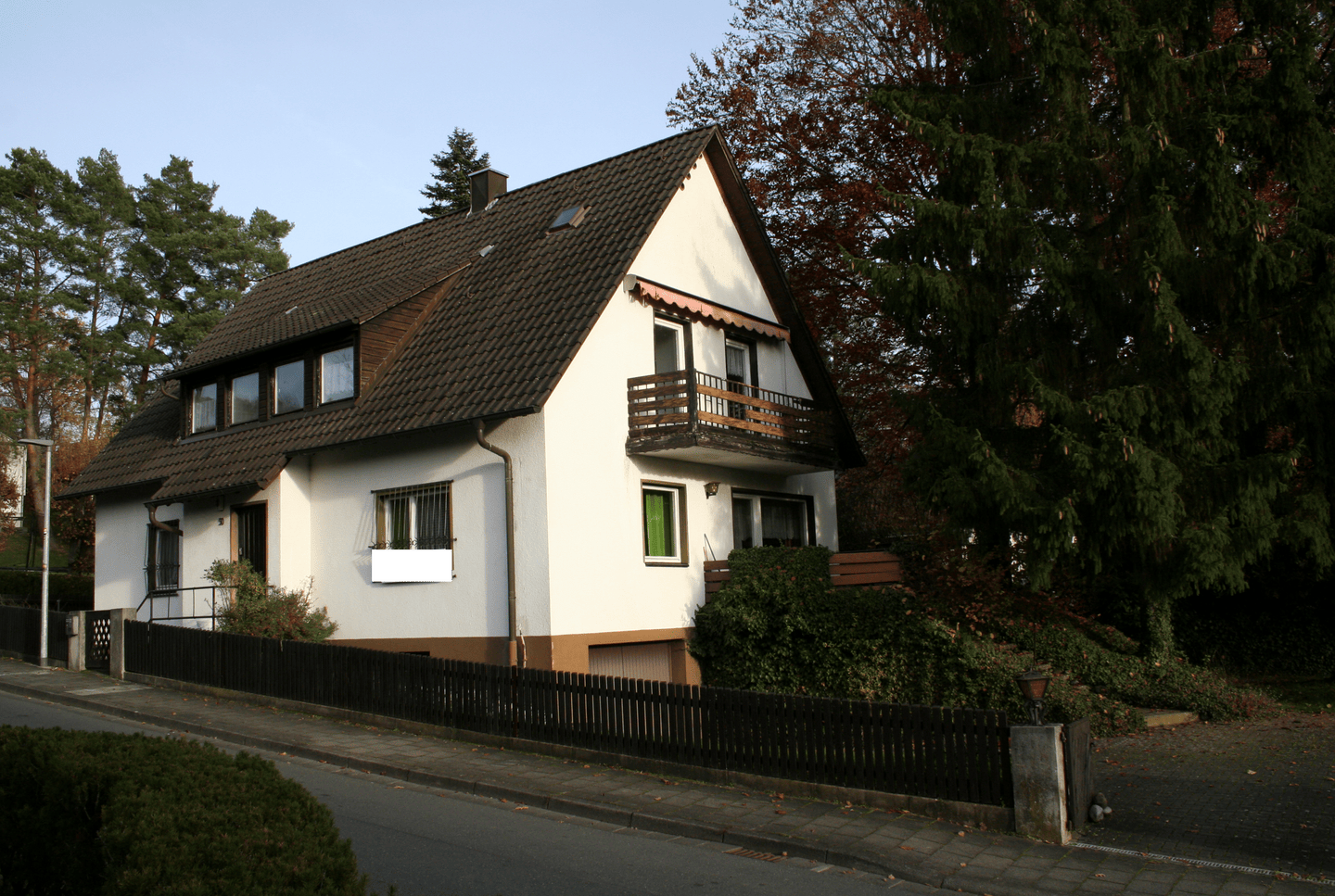 Sanierungsbedürftiges Zweifamilienhaus in schöner Wohnlage – ideal für Handwerker, 91301 Forchheim