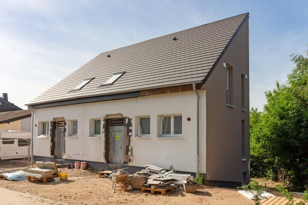 Modernes großes Wohnhaus in gefragter Lage von Pluwig mit schöner Weitsicht, 54316 Pluwig