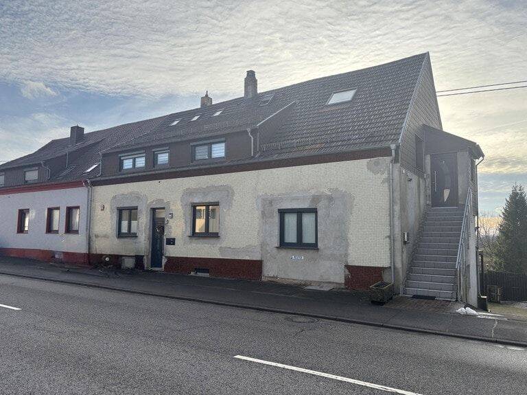 Mehrfamilienhaus in Schiffweiler-Stennweiler, 66578 Schiffweiler