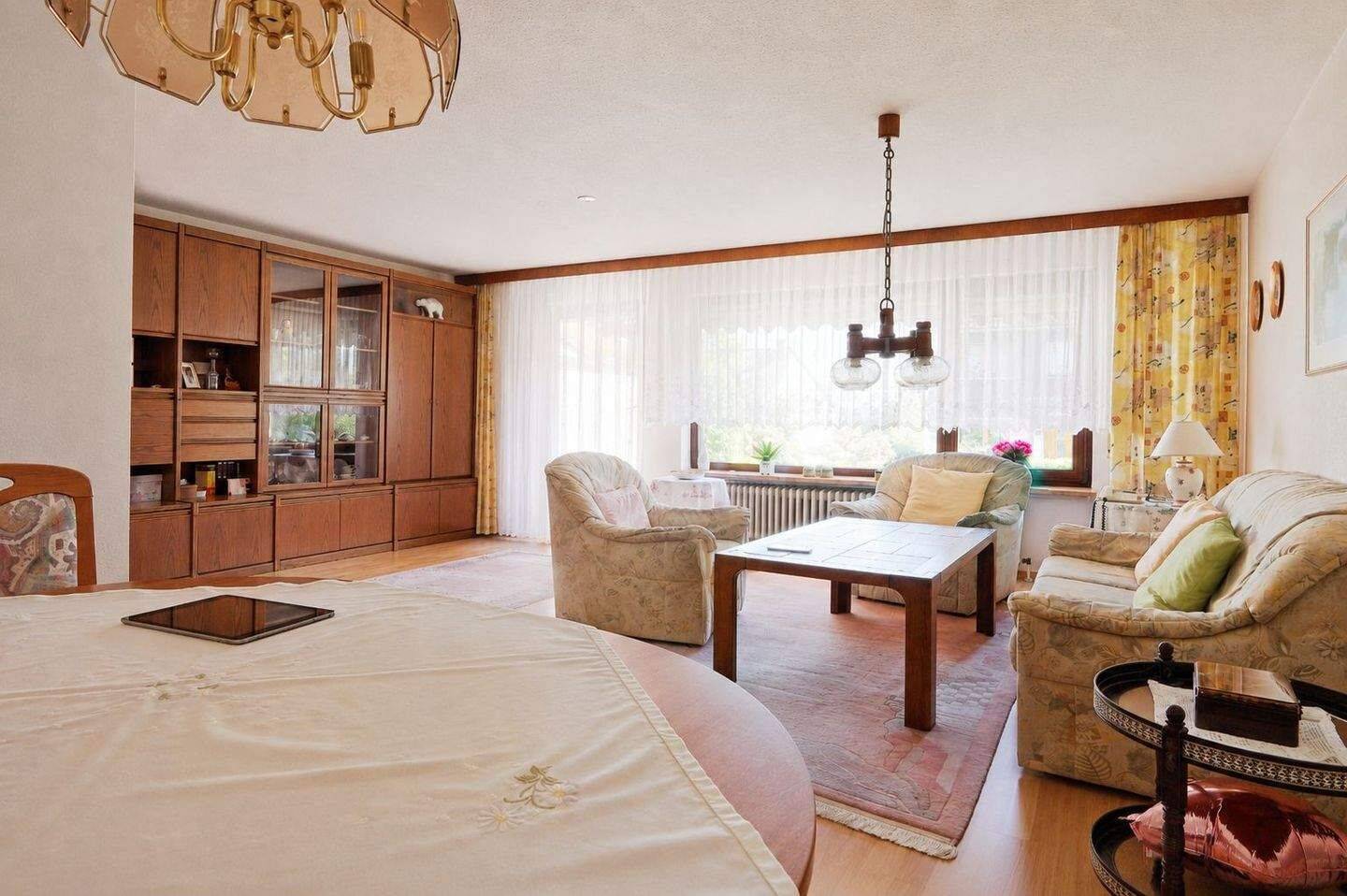 DHH Roter Hügel, 5-6 Zimmer, Garage, Südausrichtung, Essküche, 2 Bäder, Keller, Top gepflegt, 95445 Bayreuth