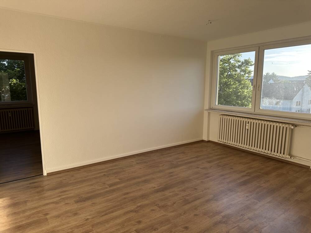 2 Zimmer-Wohnung, komplett saniert und Erstbezug, im 3. OG, in Fritzlar Flugplatzsiedlung, 34560 Fritzlar