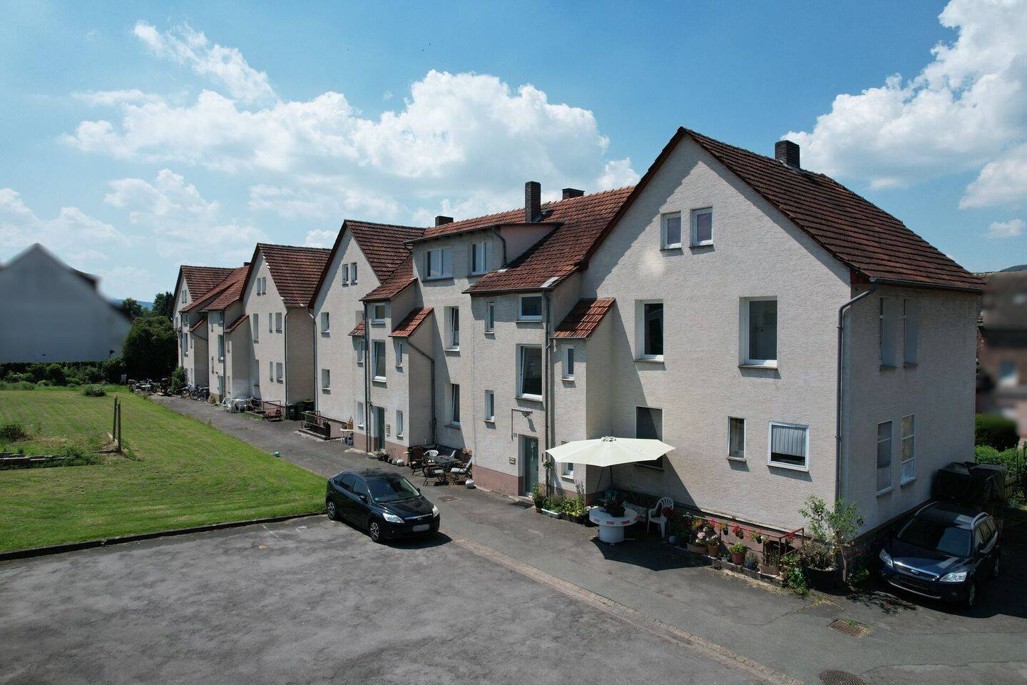 Mehrfamilienhaus-Ensemble mit 12 Wohneinheiten und Mietentwicklungschance in Boffzen, 37691 Boffzen