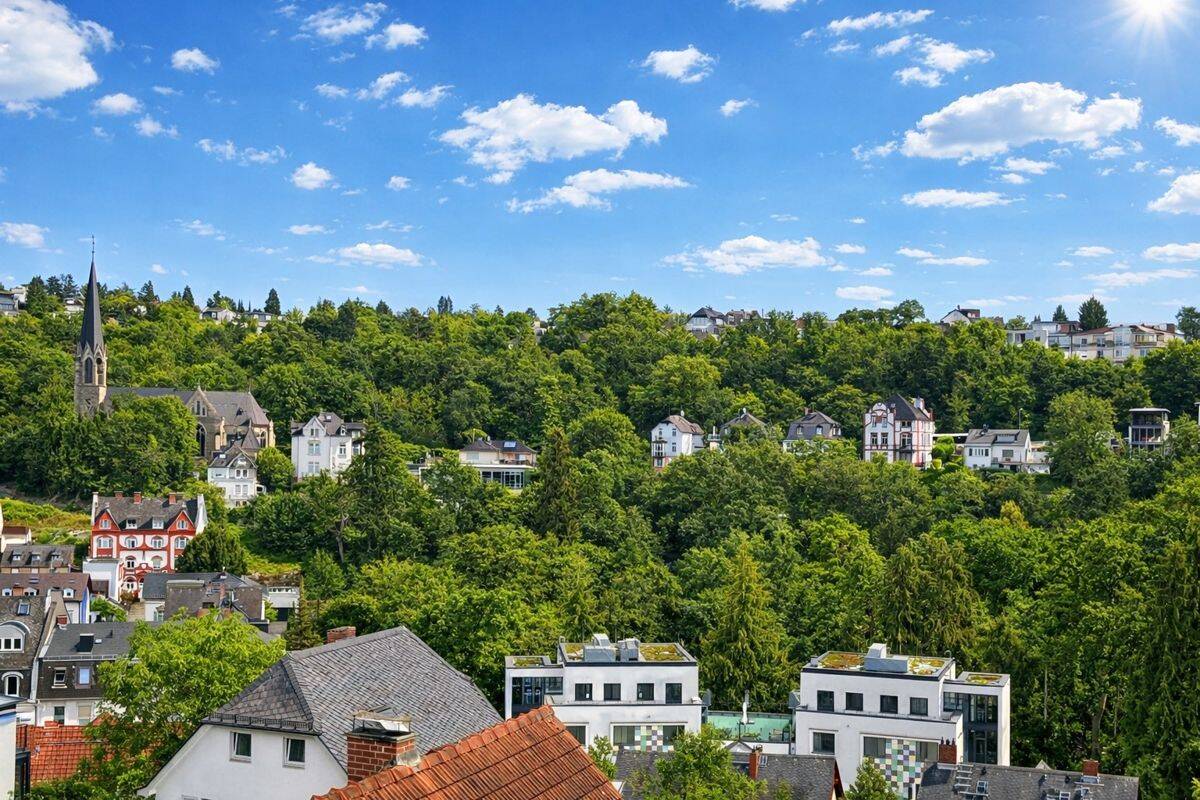 Über den Dächern von Sonnenberg! Freistehendes Haus mit viel Platz in Wiesbadens Top Wohnlage!, 65193 Wiesbaden (Sonnenberg Wiesbaden)