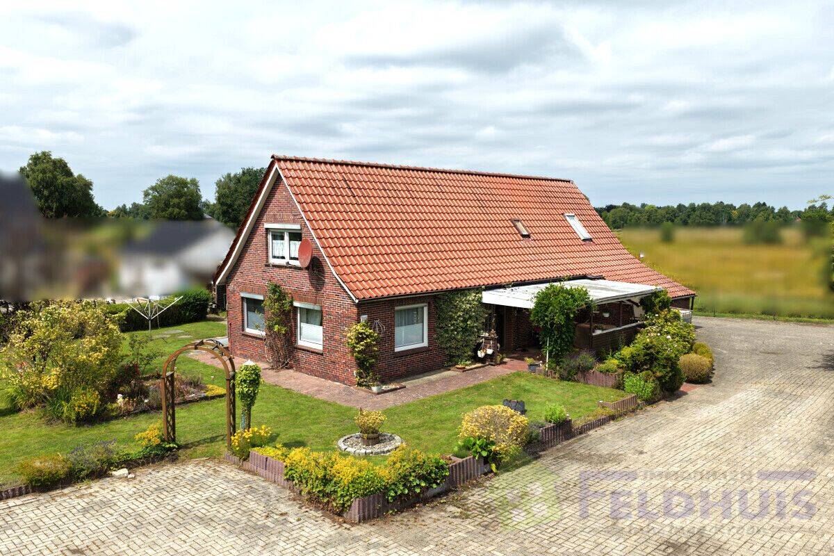 Handwerker aufgepasst! Uriges Landhaus auf großem Grundstück in ländlicher Lage von Warsingsfehn!, 26802 Moormerland